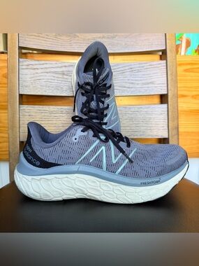 New Balance Kaiha Road sneakers size 10 for men or 11.5 for women